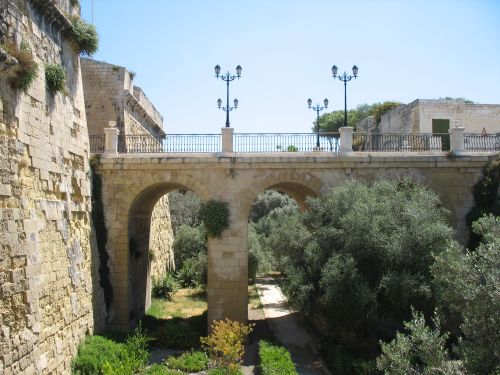 TOUR DELLE TRE CITTAʹ - Mezza Giornata (Mattina)