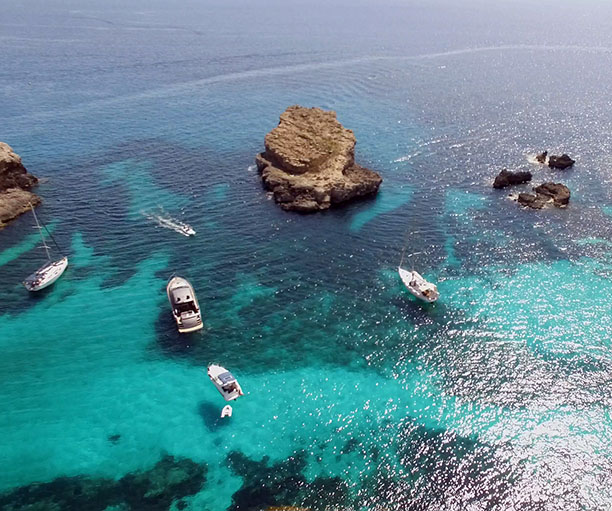 Journée complète de voyage en voile à travers les 3 îles