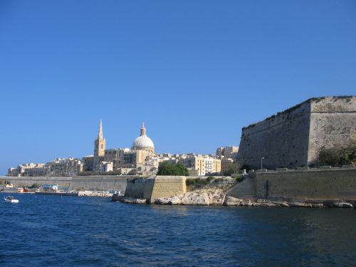 Crucero por el puerto - La valiente historia de Malta