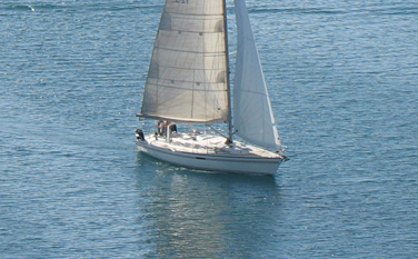 Noleggio di yacht privato con skipper per una giornata