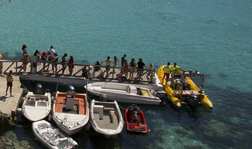 Location de bateaux de navigation sans permis (jusquʹà 8 personnes)