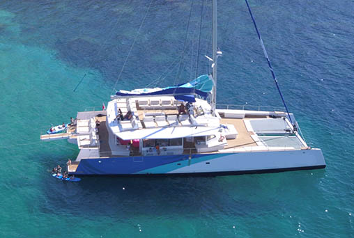 Excursion en Catamaran: plages et baies