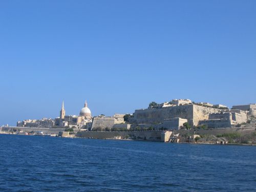 Crucero por el puerto - La valiente historia de Malta